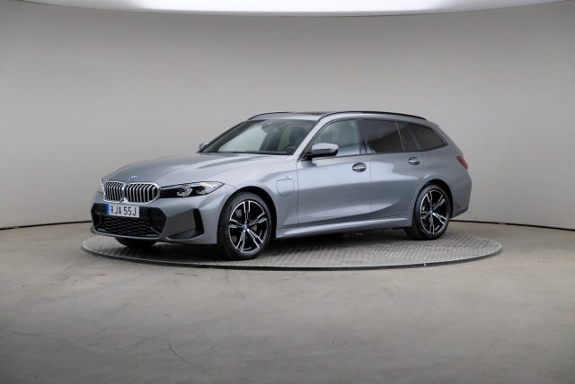 BMW 330e 2024