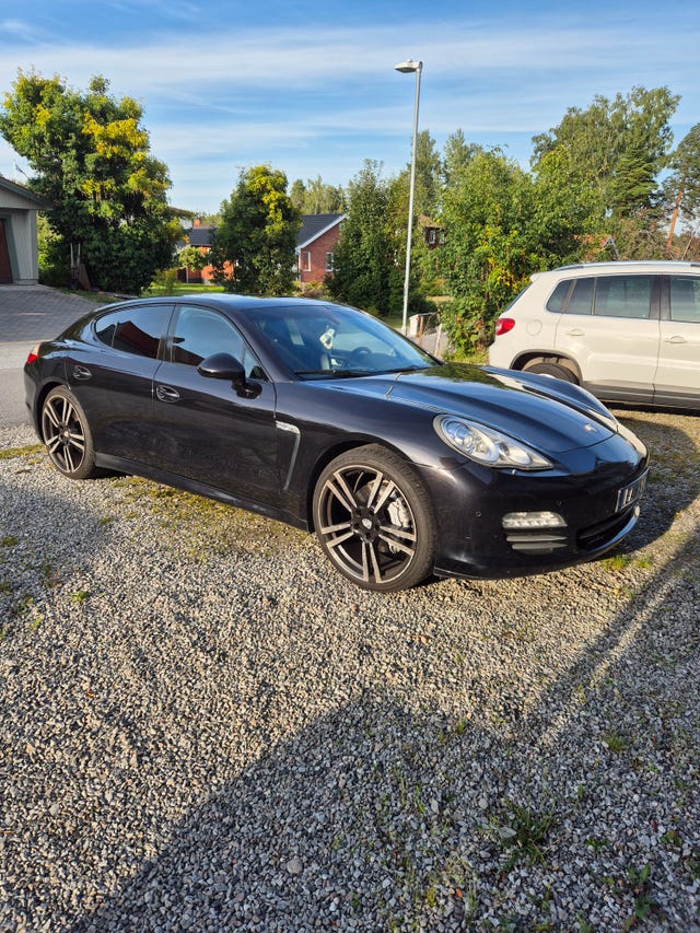 Porsche Panamera 4S 2013