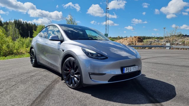 Tesla Model Y 2024