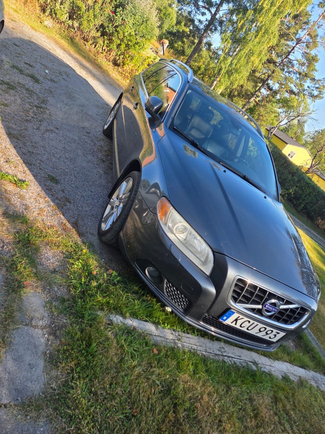 Volvo V70 2010