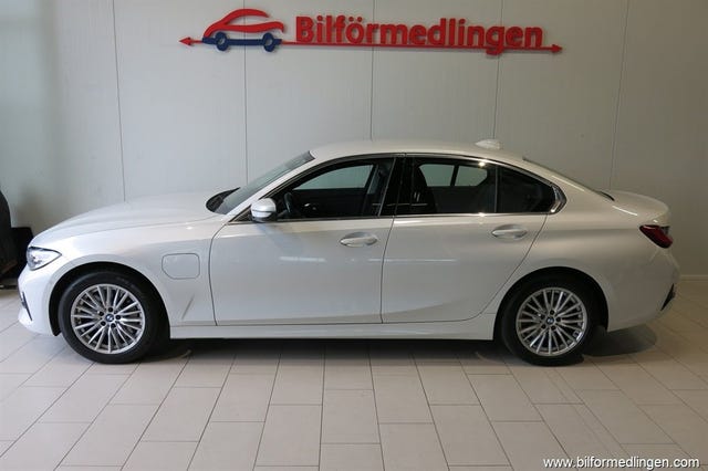 BMW 330e 2020