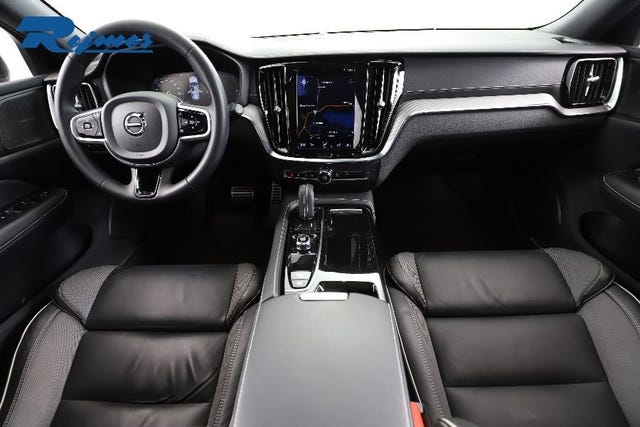 Volvo V60 2022