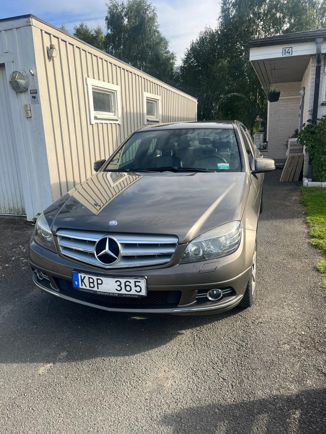 Mercedes-Benz C180 2010