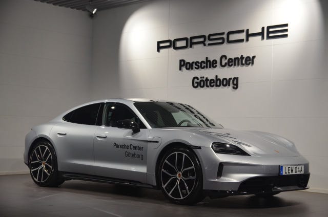 Porsche Taycan 4 2026