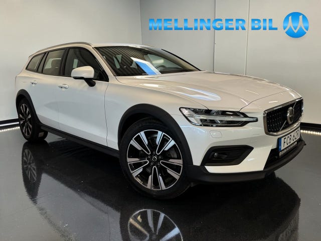 Volvo V60 Cross Country 2023