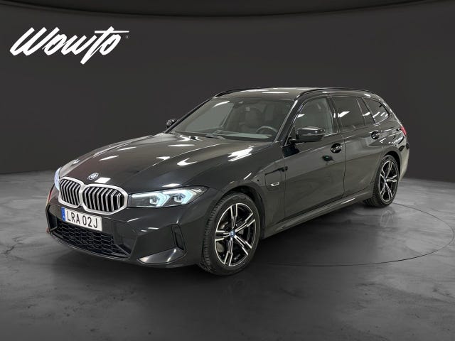 BMW 330e 2023