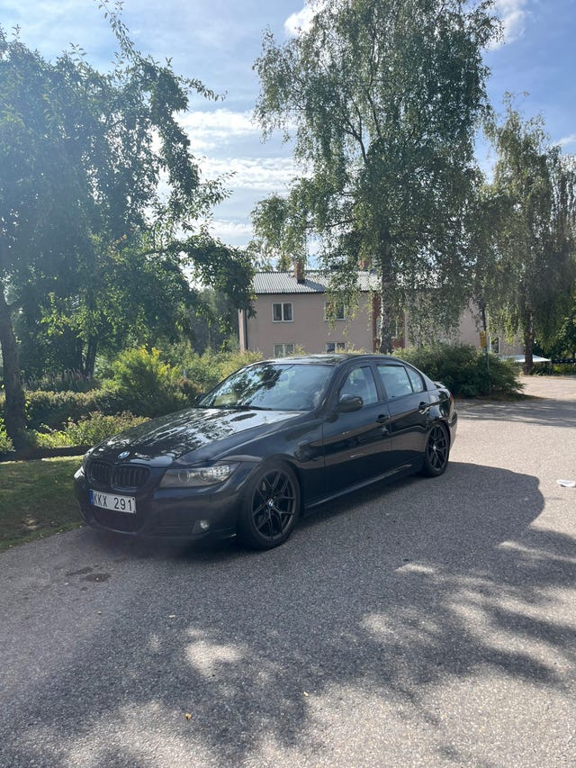 BMW 318i 2011