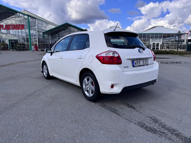 Toyota Auris 2011