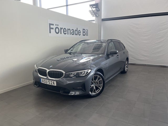BMW 330e 2021