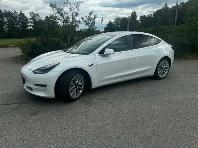 Tesla Model 3 2020