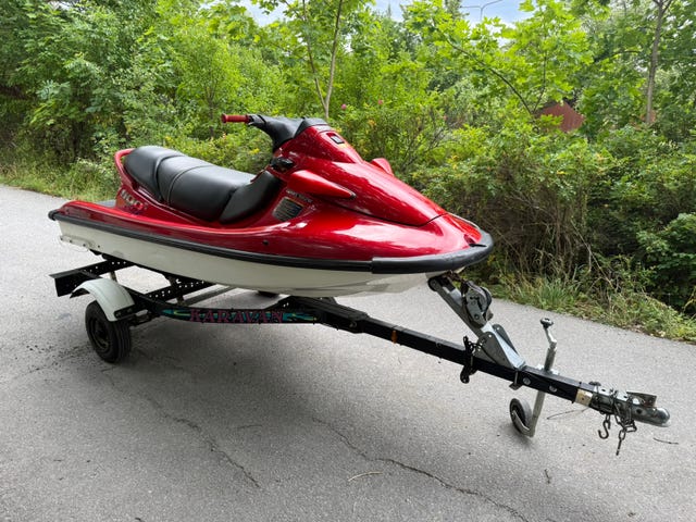 Kawasaki STX 1100 3 sits