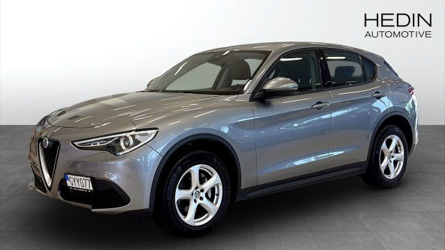 Alfa Romeo Stelvio 2017