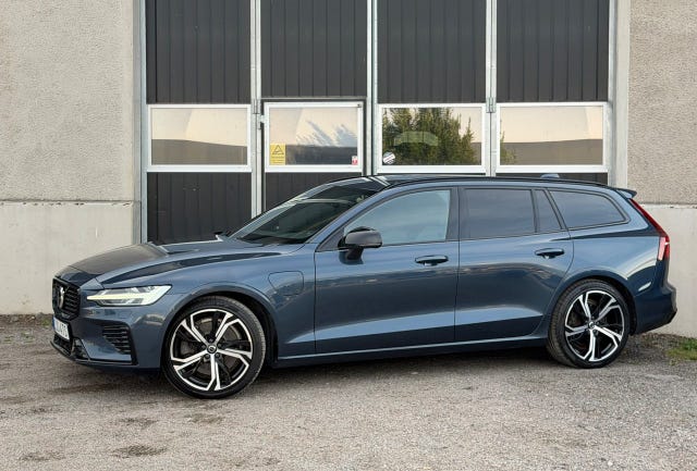 Volvo V60 2023