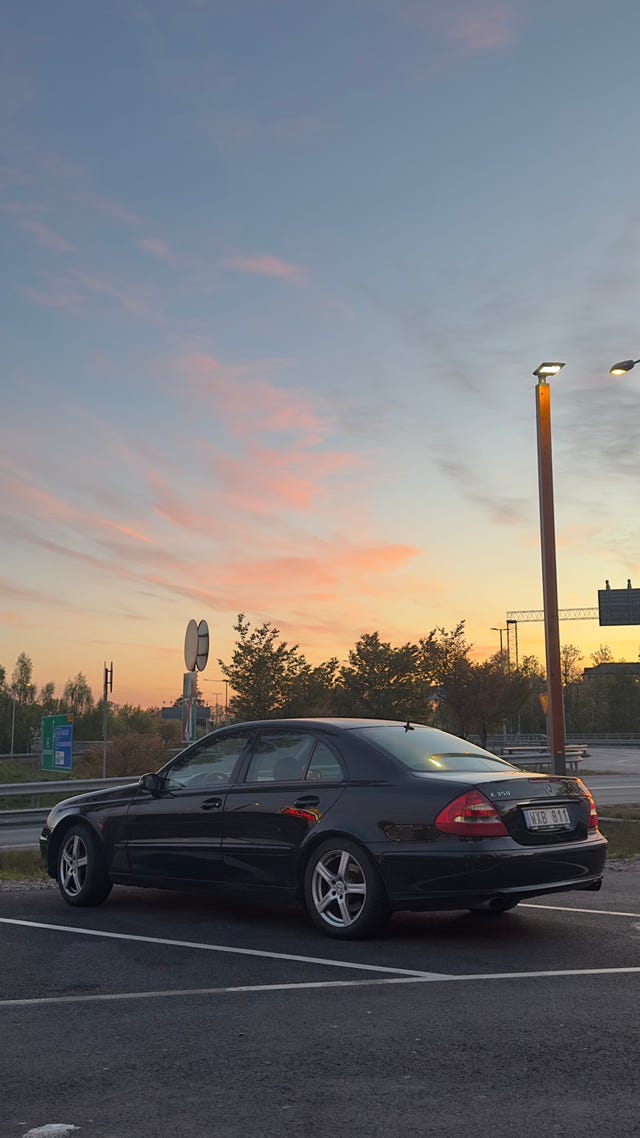 Mercedes-Benz E350 2005