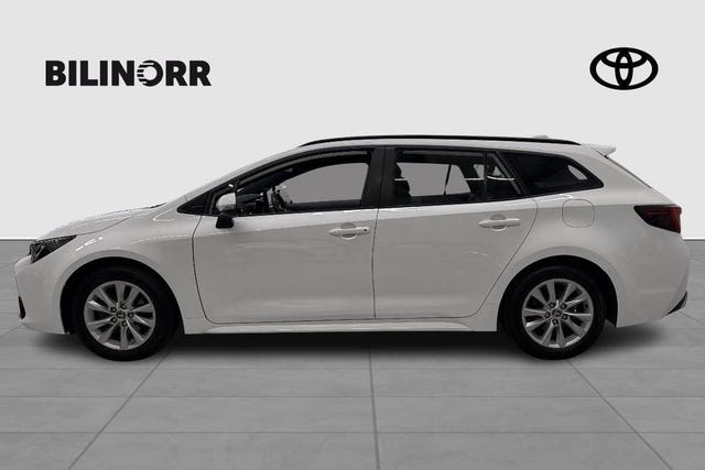 Toyota Corolla 2023 – bild 4