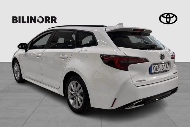 Toyota Corolla 2023 – bild 3