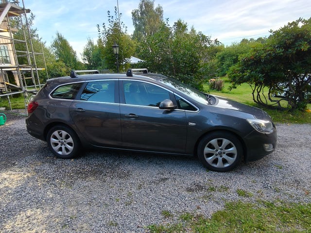 Opel Astra 2012