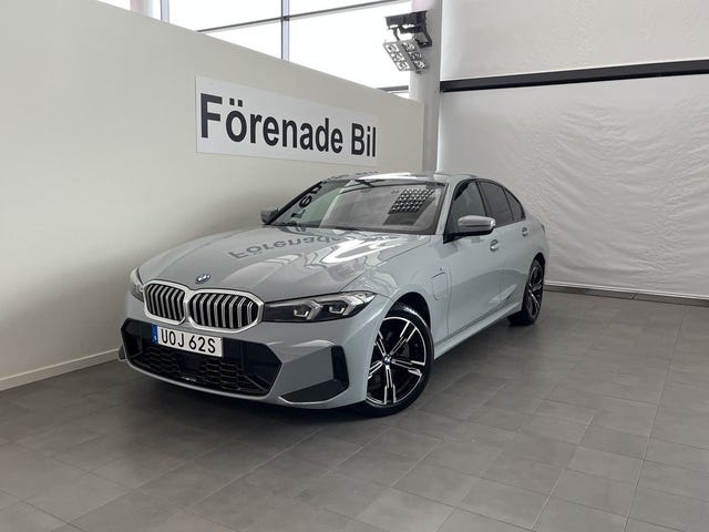 BMW 330e 2025