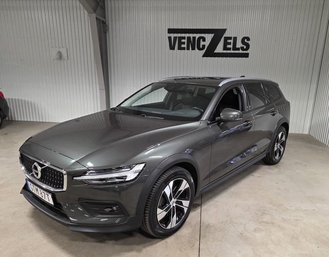 Volvo V60 Cross Country 2021