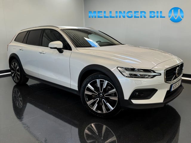 Volvo V60 Cross Country 2023