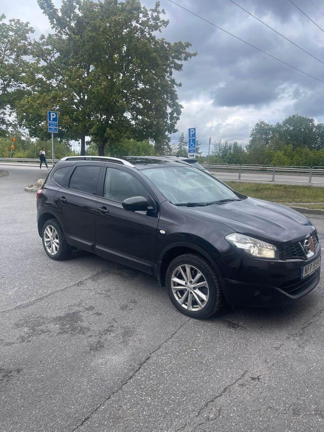 Nissan Qashqai+2 2012