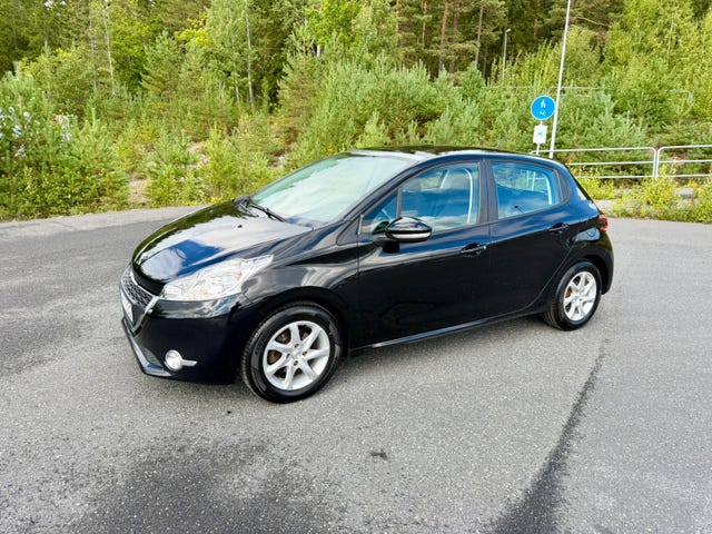 Peugeot 208 2013