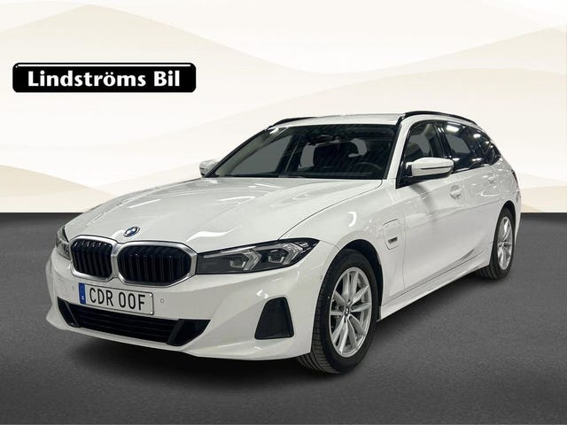 BMW 330e 2023