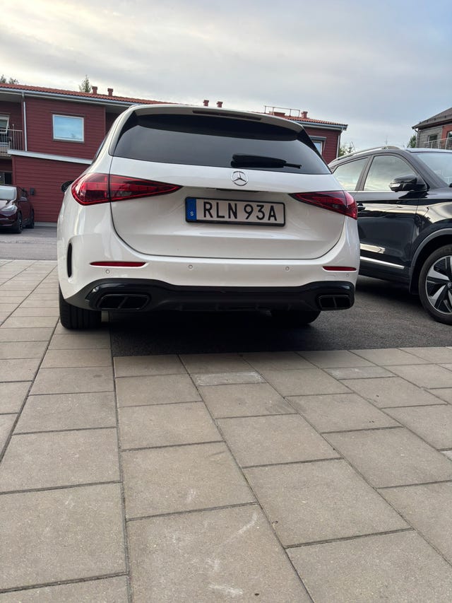 Mercedes-Benz C300 2023