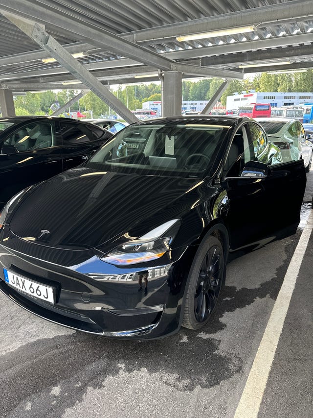 Tesla Model Y 2023