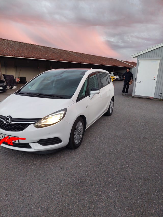 Opel Zafira Tourer 2017