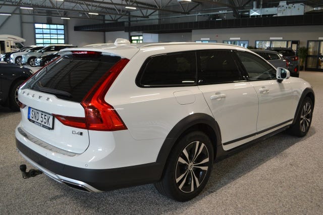 Volvo V90 Cross Country 2020 – bild 4