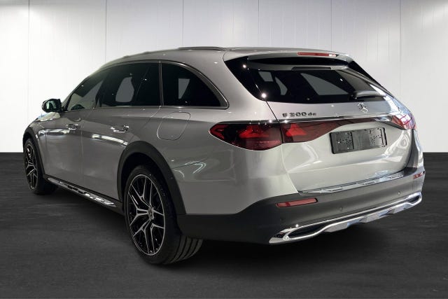 Mercedes-Benz E 300 de 2026 – bild 3