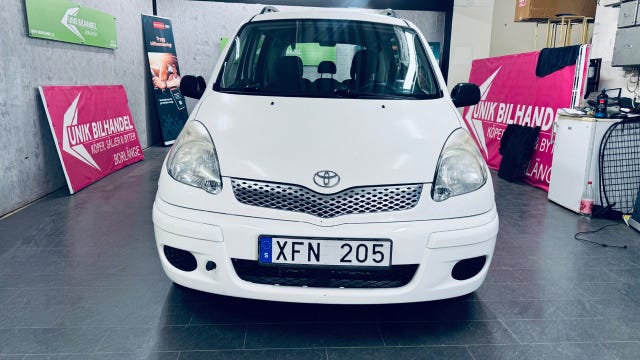 Toyota Yaris Verso 2005