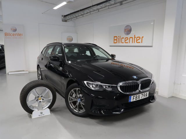 BMW 330e 2022