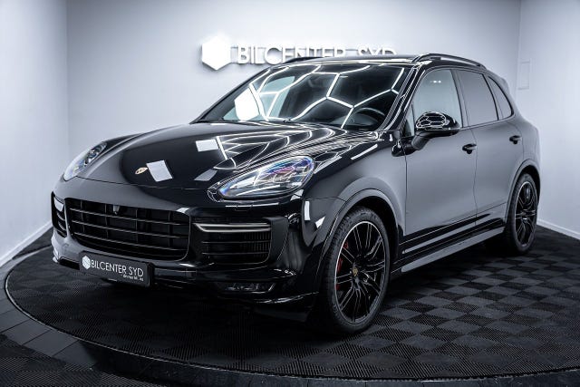 Porsche Cayenne GTS 2016