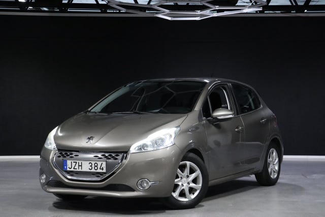 Peugeot 208 2012