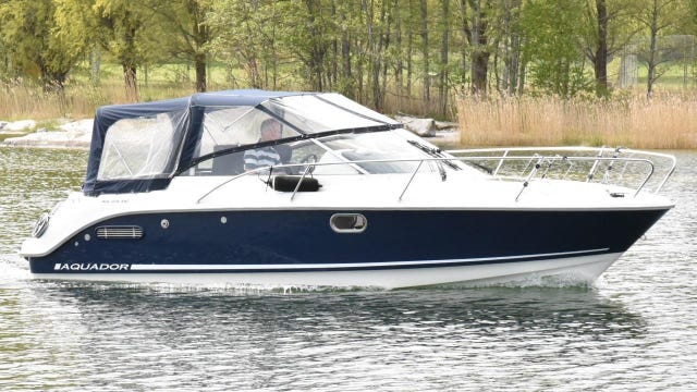 Aquador 23 DC -2011. Volvo D3 -220 -2011. HÖSTREA!