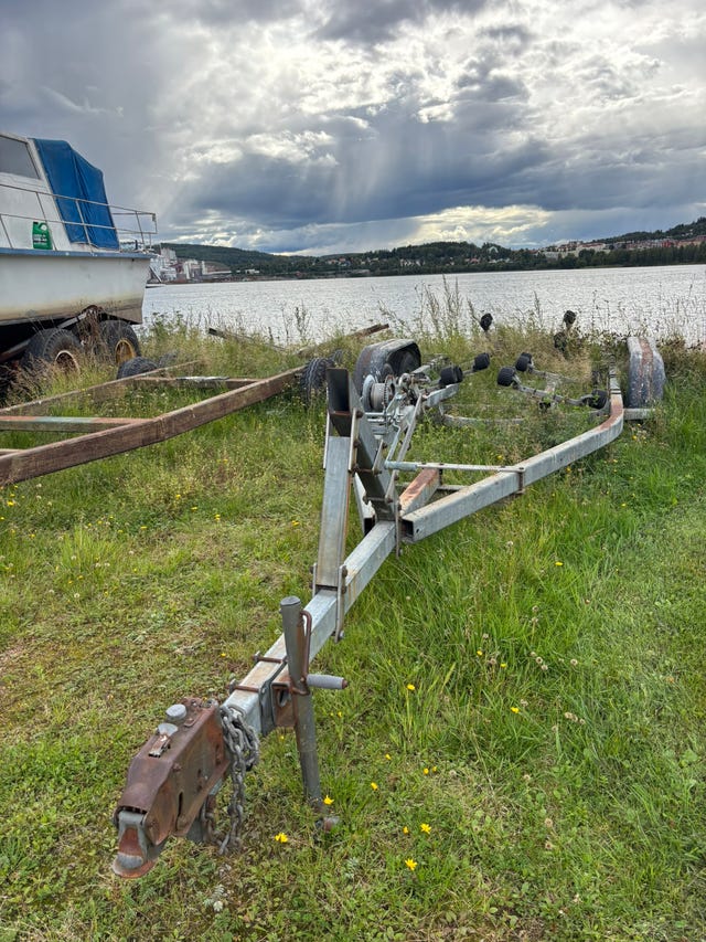 Four winns inkl oreggad vagn med kulkoppling