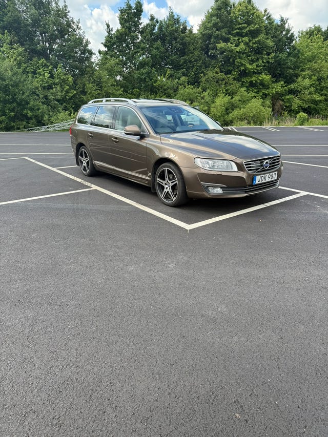 Volvo V70 2016