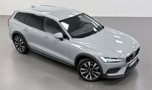 Volvo V60 Cross Country 2024