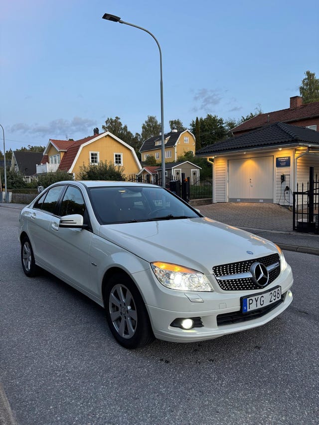 Mercedes-Benz C180 2011
