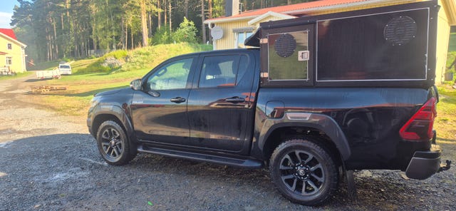 Toyota HiLux 2023