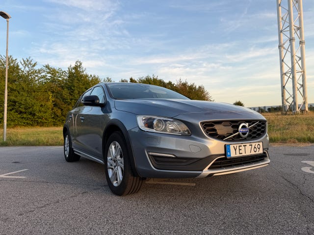 Volvo V60 Cross Country 2017