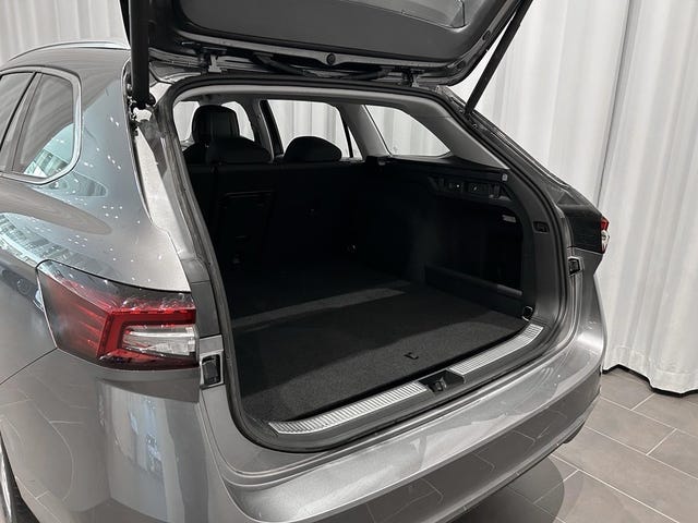 Skoda Superb 2025 – bild 4