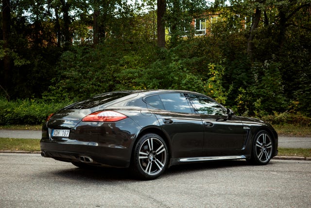 Porsche Panamera 4 2012