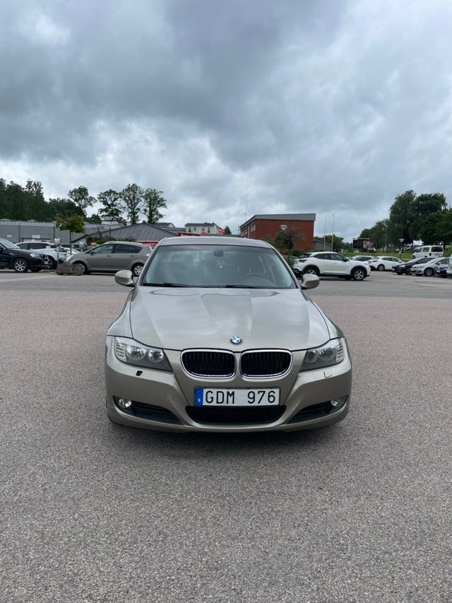 BMW 318i 2011
