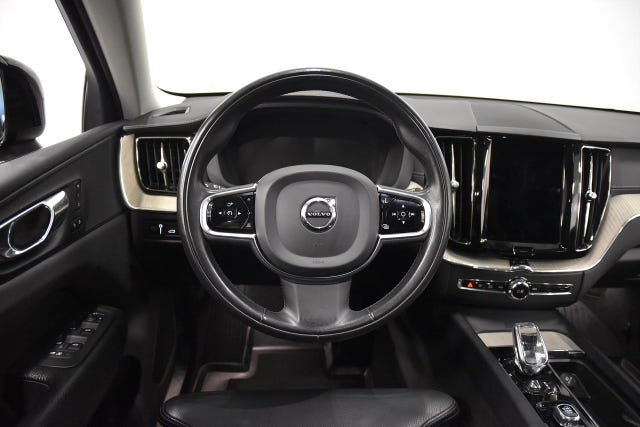 Volvo XC60 2021 – bild 2