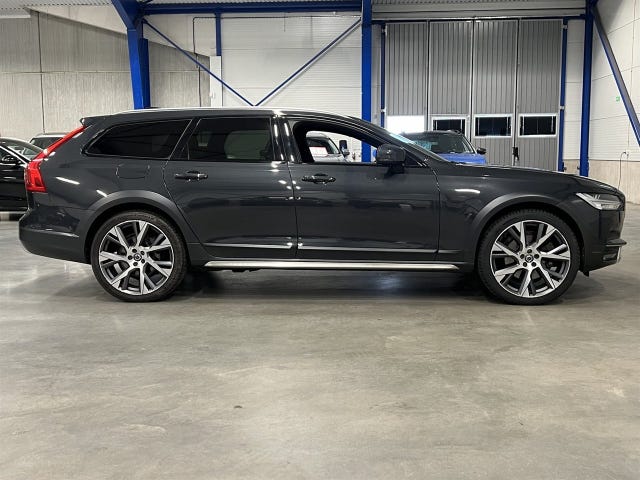 Volvo V90 Cross Country 2020 – bild 2