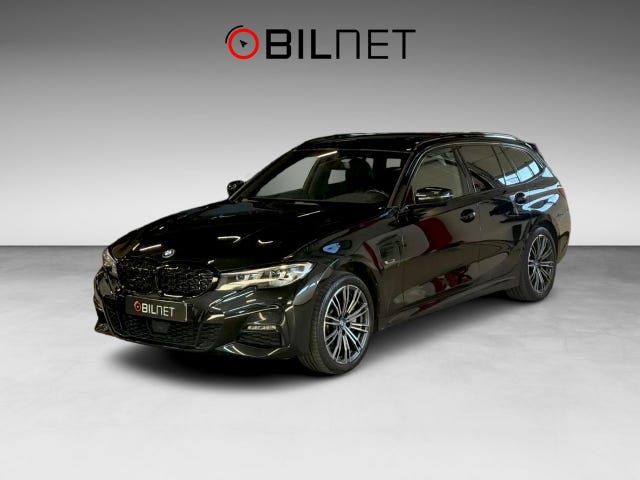 BMW 330e 2022