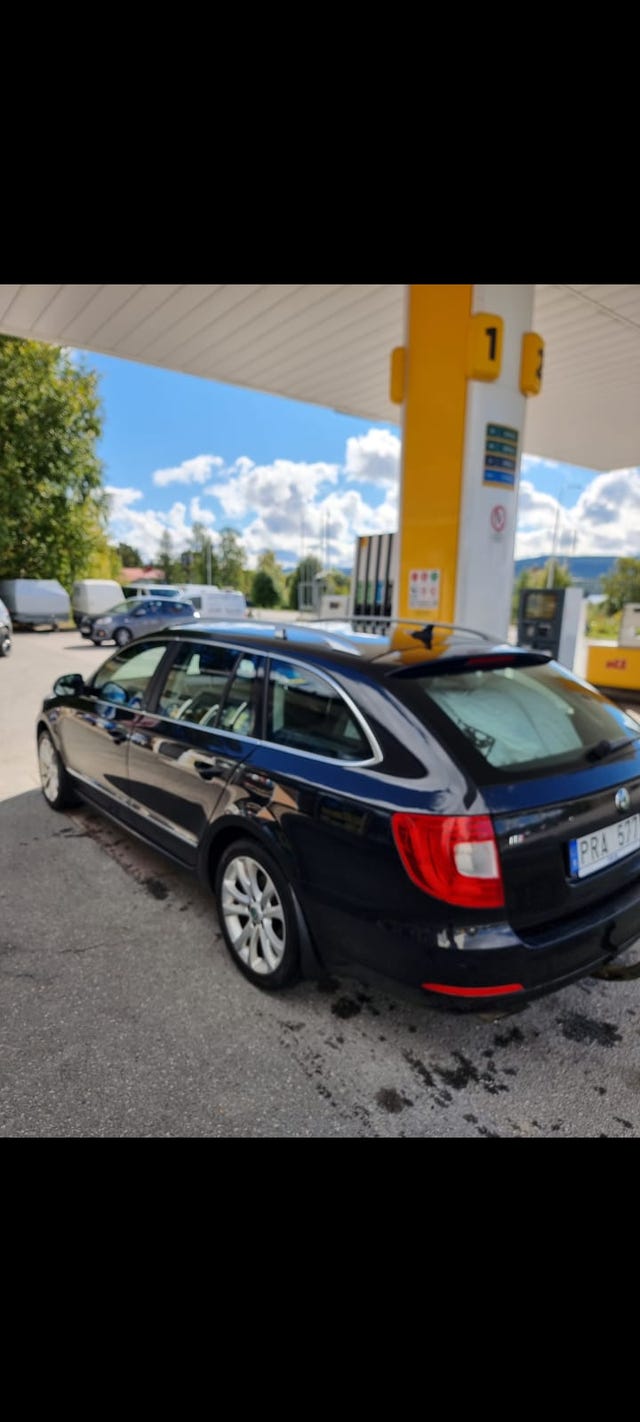 Skoda Superb 2012